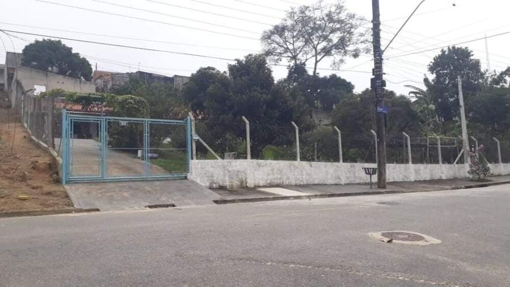 Casa à venda com 2 quartos, 200m² - Foto 1