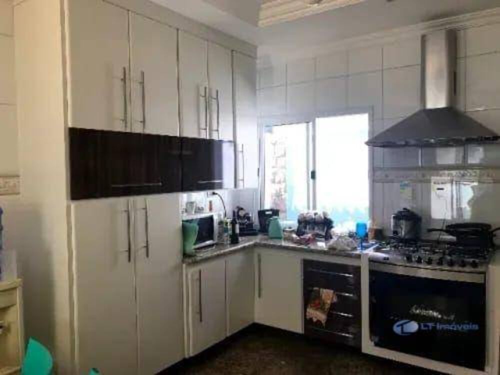 Sobrado à venda e aluguel com 4 quartos, 328m² - Foto 3