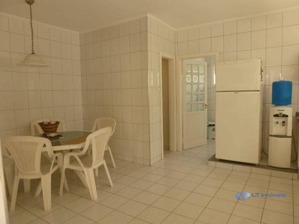 Casa de Condomínio à venda com 3 quartos, 287m² - Foto 2