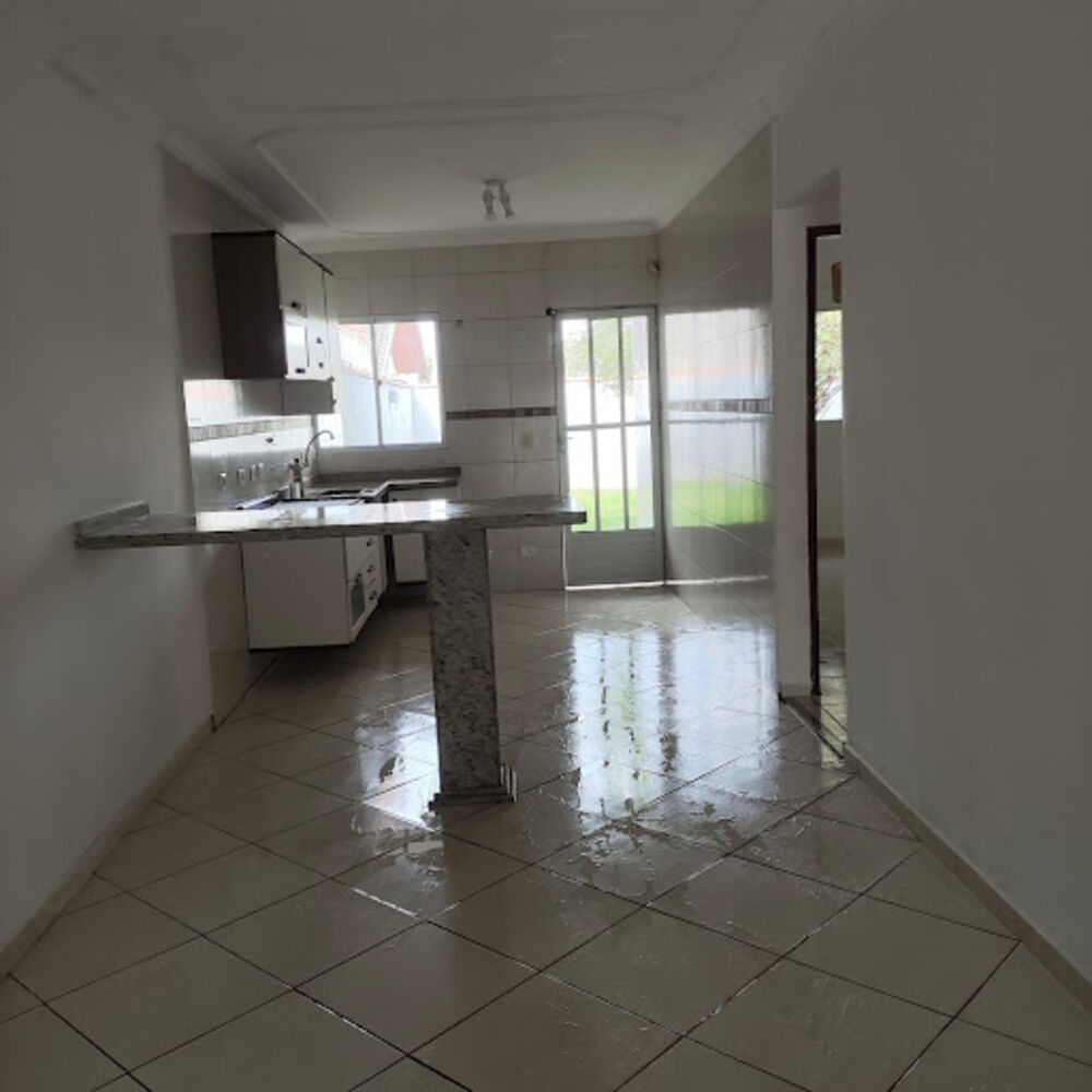 Casa para alugar com 2 quartos, 60m² - Foto 2
