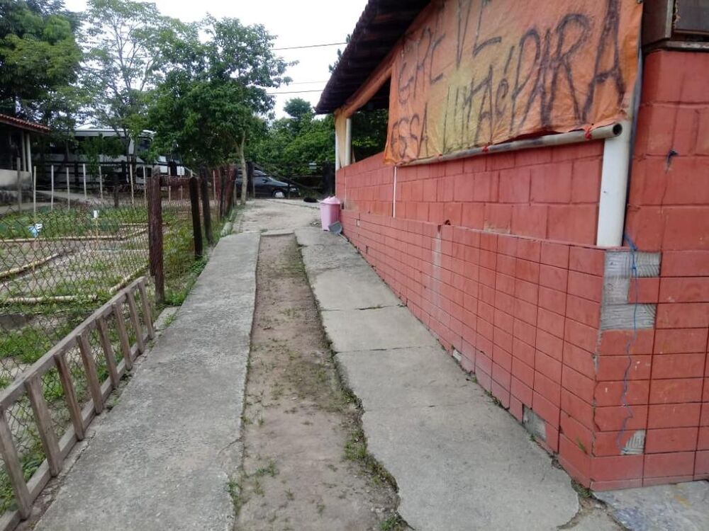 Casa à venda com 2 quartos, 211m² - Foto 2