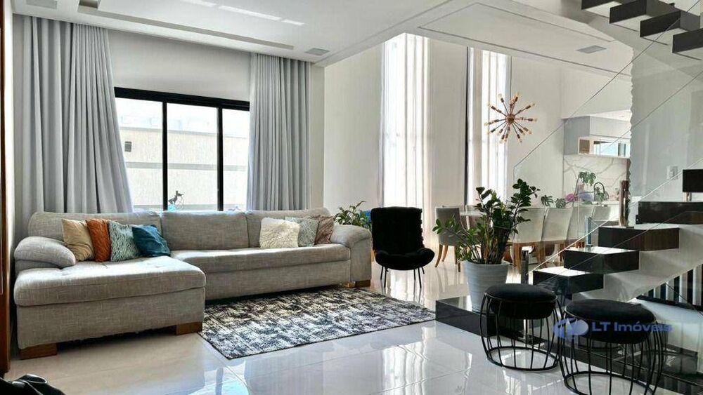 Sobrado, 3 quartos, 270 m² - Foto 4