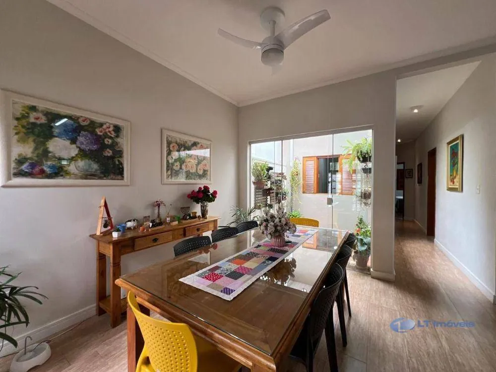 Casa, 3 quartos, 98 m² - Foto 1