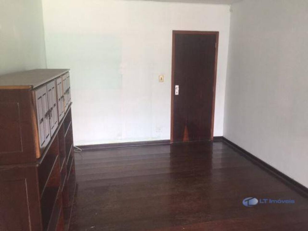 Casa, 6 quartos, 260 m² - Foto 1