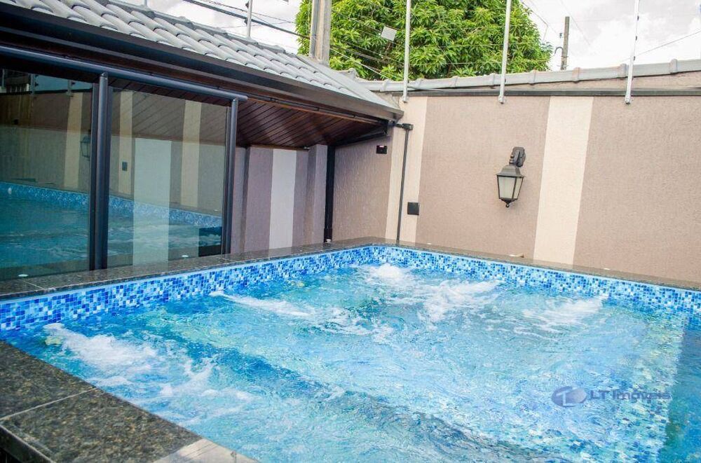 Casa à venda com 4 quartos, 191m² - Foto 1