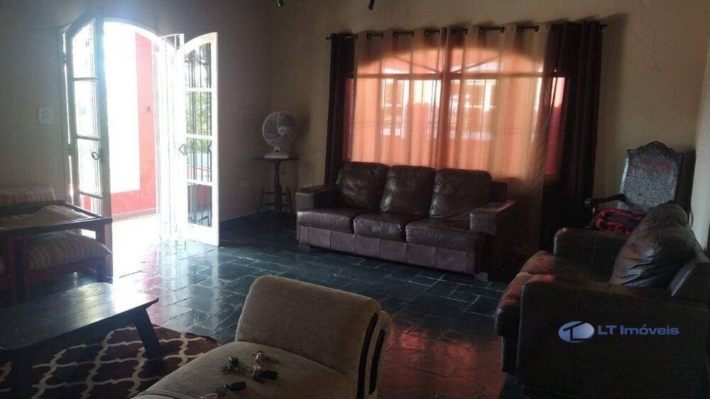 Chácara, 5 quartos, 2100 m² - Foto 1