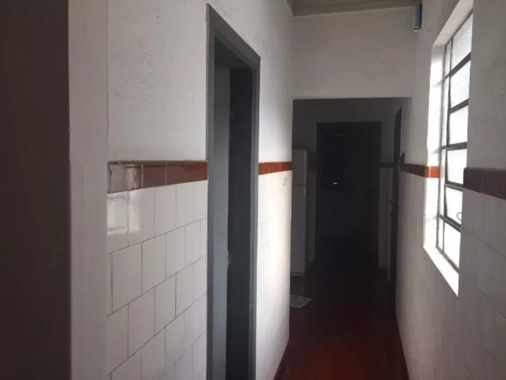 Casa à venda com 6 quartos, 250m² - Foto 4