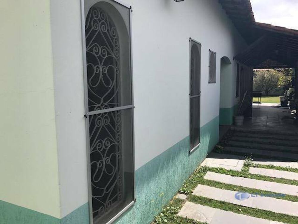 Casa à venda e aluguel com 3 quartos, 351m² - Foto 2