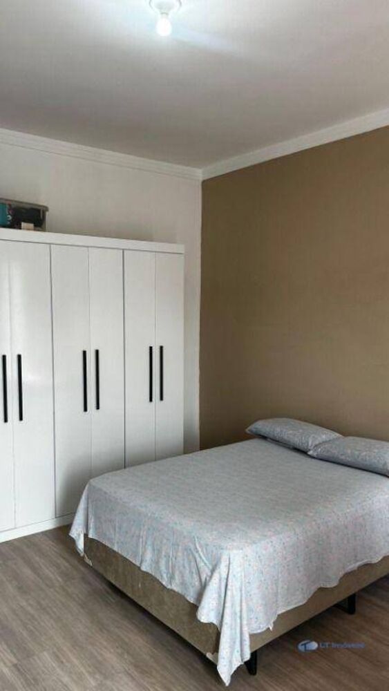 Sobrado à venda com 3 quartos, 247m² - Foto 4