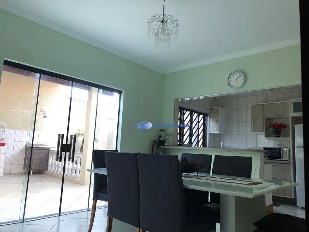 Sobrado, 4 quartos, 235 m² - Foto 2