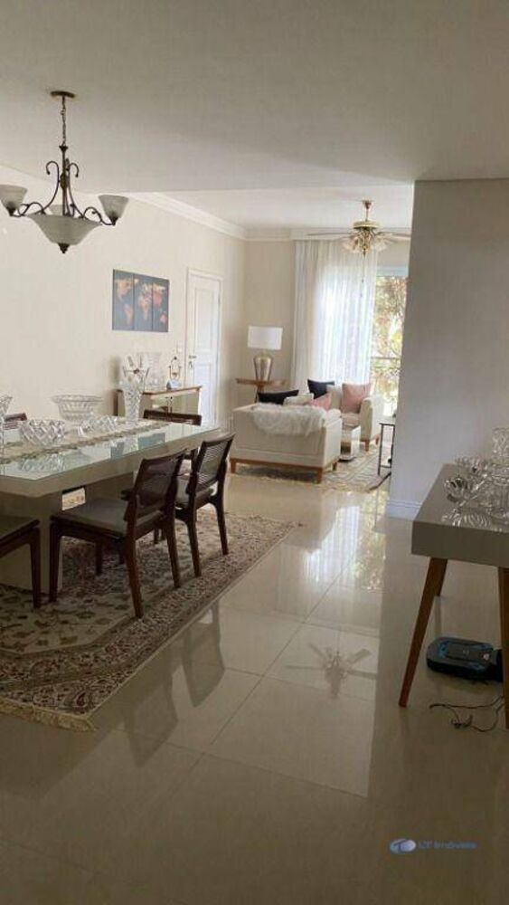 Casa à venda com 7 quartos, 760m² - Foto 1