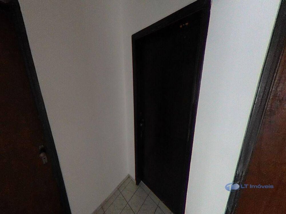 Casa à venda com 3 quartos, 185m² - Foto 2