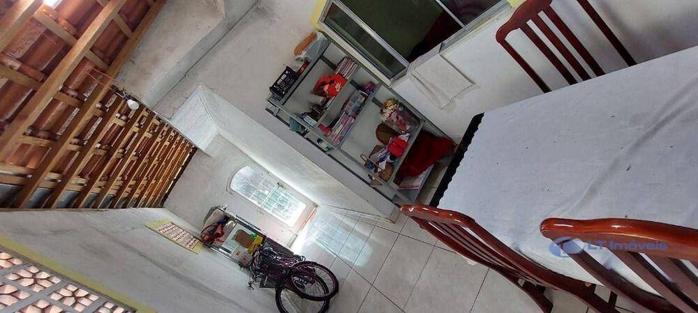 Casa à venda com 4 quartos, 135m² - Foto 2