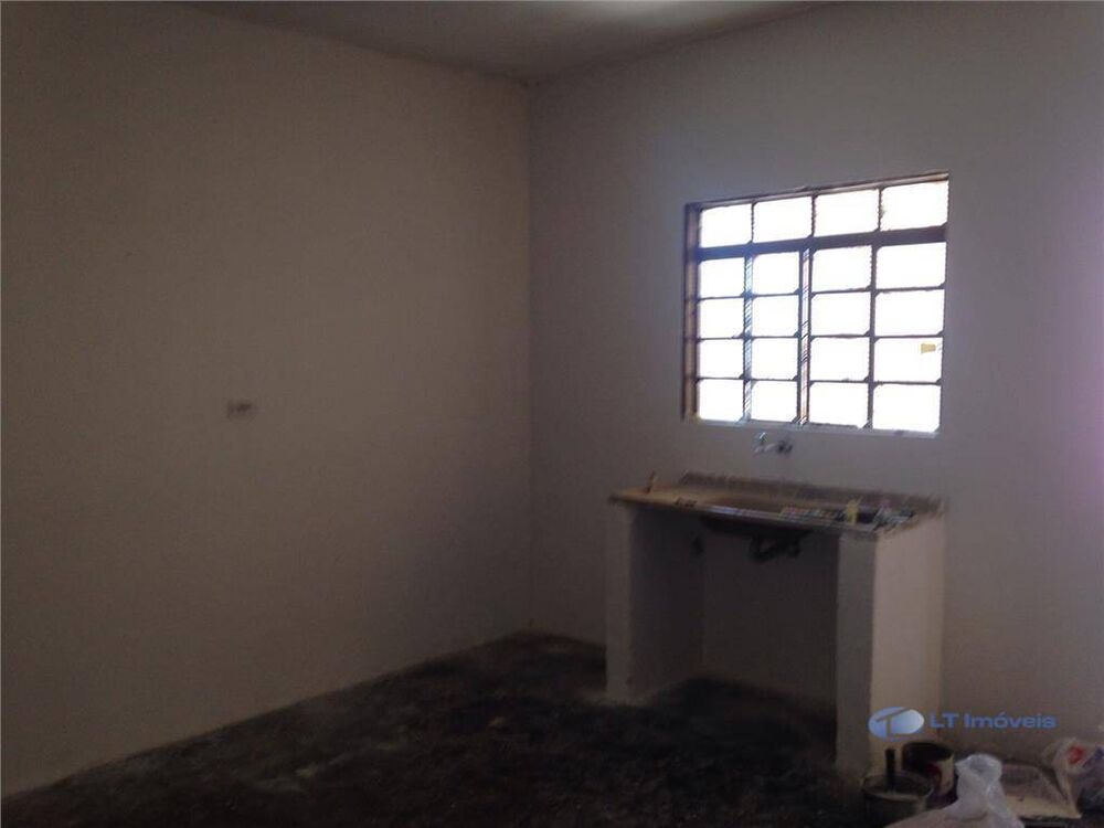 Casa à venda com 2 quartos, 55m² - Foto 2