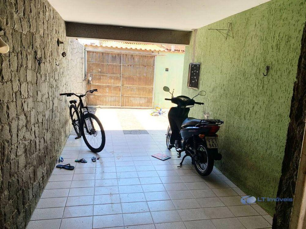 Casa à venda com 2 quartos, 140m² - Foto 1