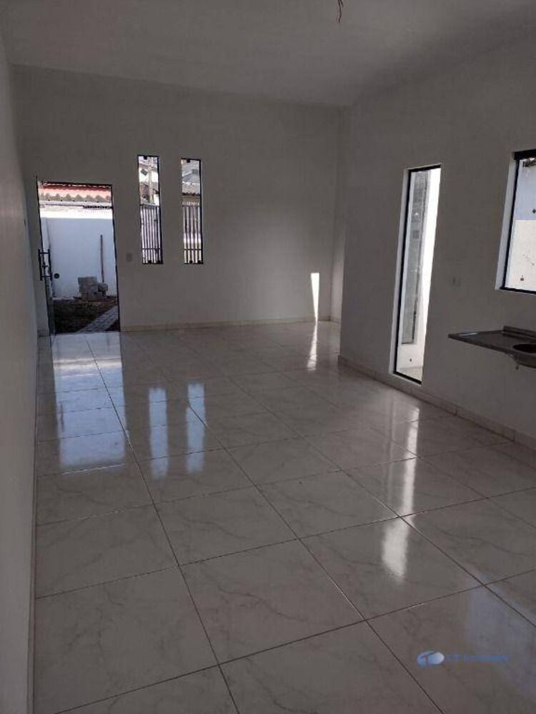 Casa à venda com 2 quartos, 63m² - Foto 1