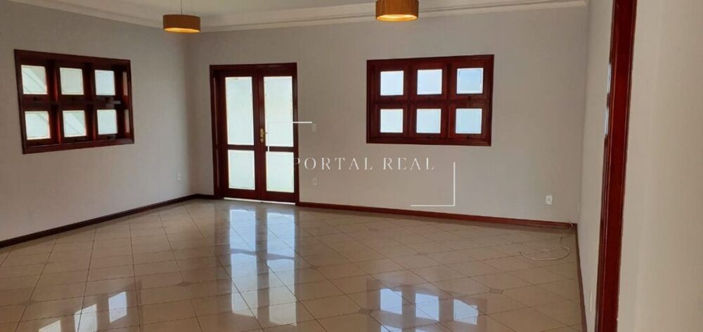 Casa, 3 quartos, 248 m² - Foto 1