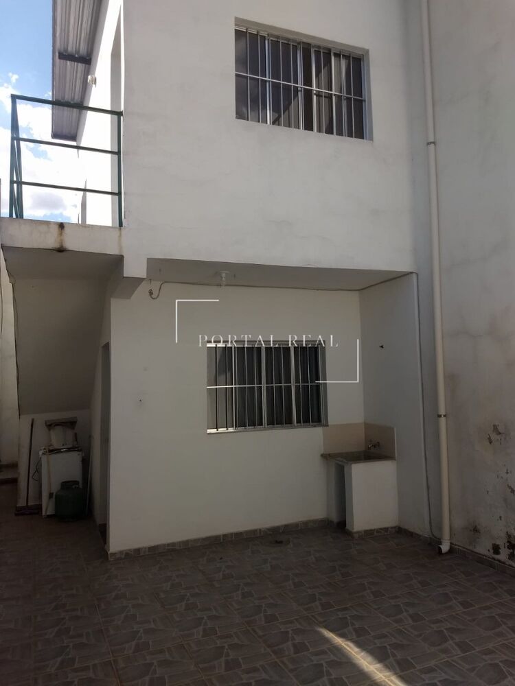 Casa à venda com 2 quartos, 62m² - Foto 4