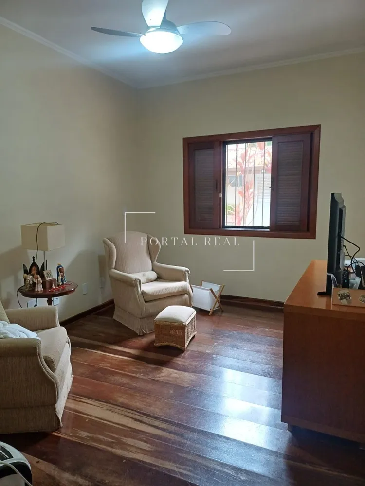 Casa, 3 quartos, 1928 m² - Foto 1