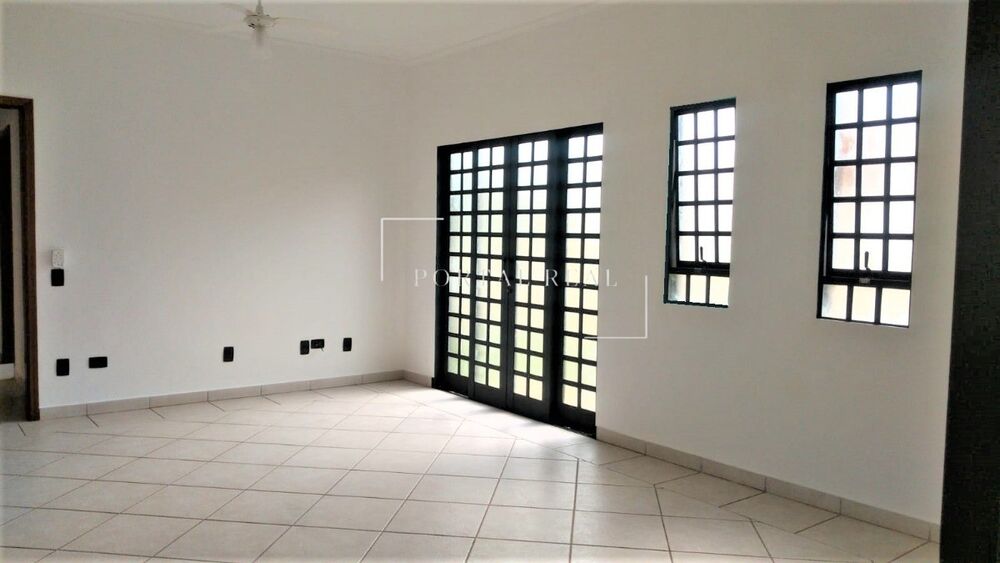 Casa à venda com 6 quartos, 243m² - Foto 9