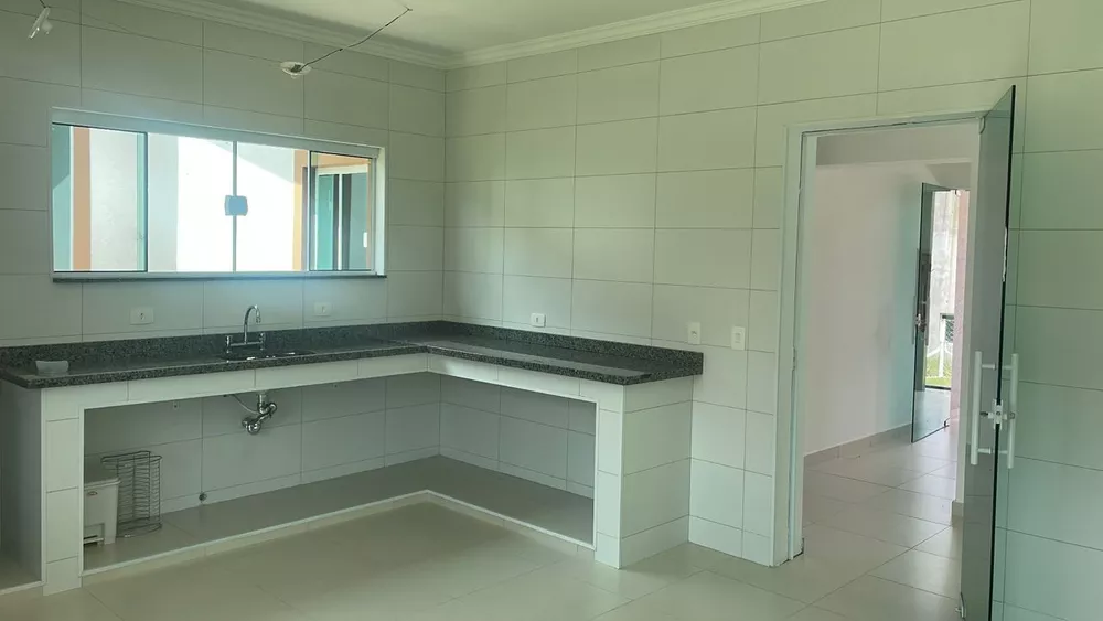 Casa à venda com 4 quartos, 280m² - Foto 2