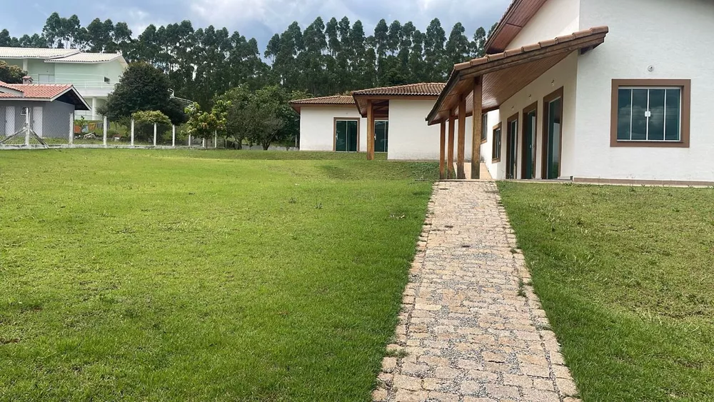 Casa à venda com 4 quartos, 280m² - Foto 1