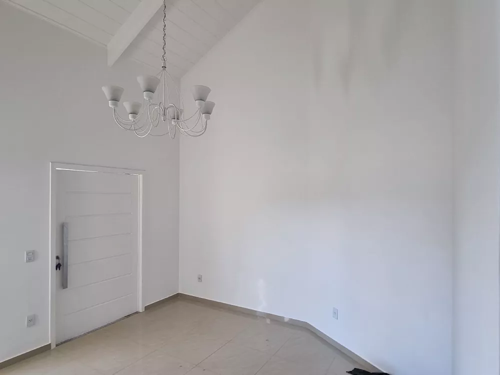 Casa à venda com 3 quartos, 280m² - Foto 2