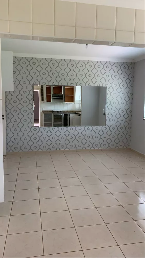 Casa para alugar com 3 quartos, 240m² - Foto 4