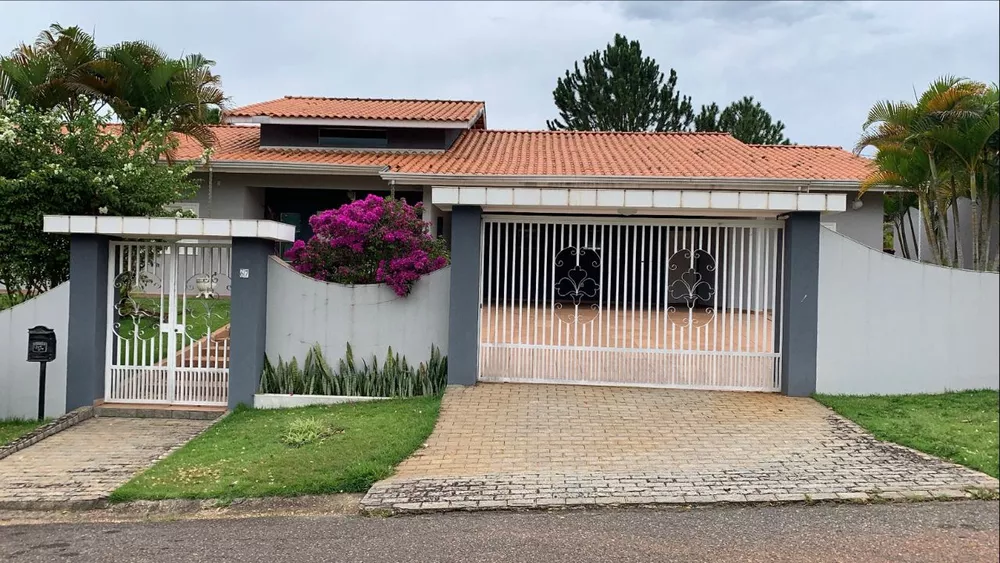 Casa para alugar com 3 quartos, 240m² - Foto 1