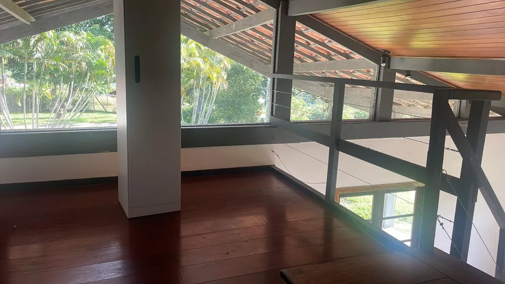 Casa para alugar com 3 quartos, 300m² - Foto 2