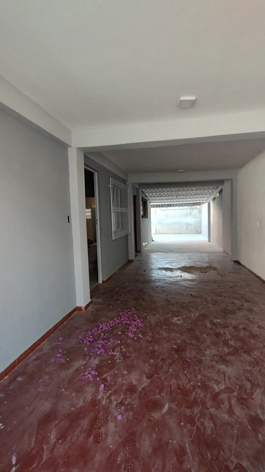 Casa à venda com 3 quartos, 110m² - Foto 2