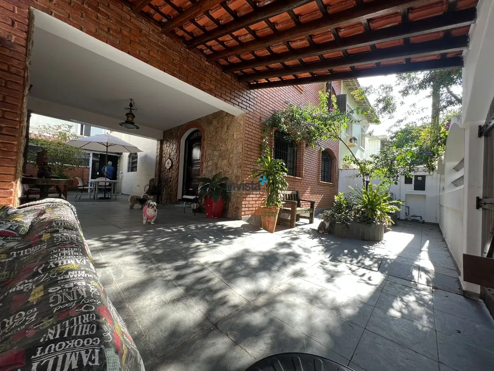 Casa, 3 quartos, 235 m² - Foto 1