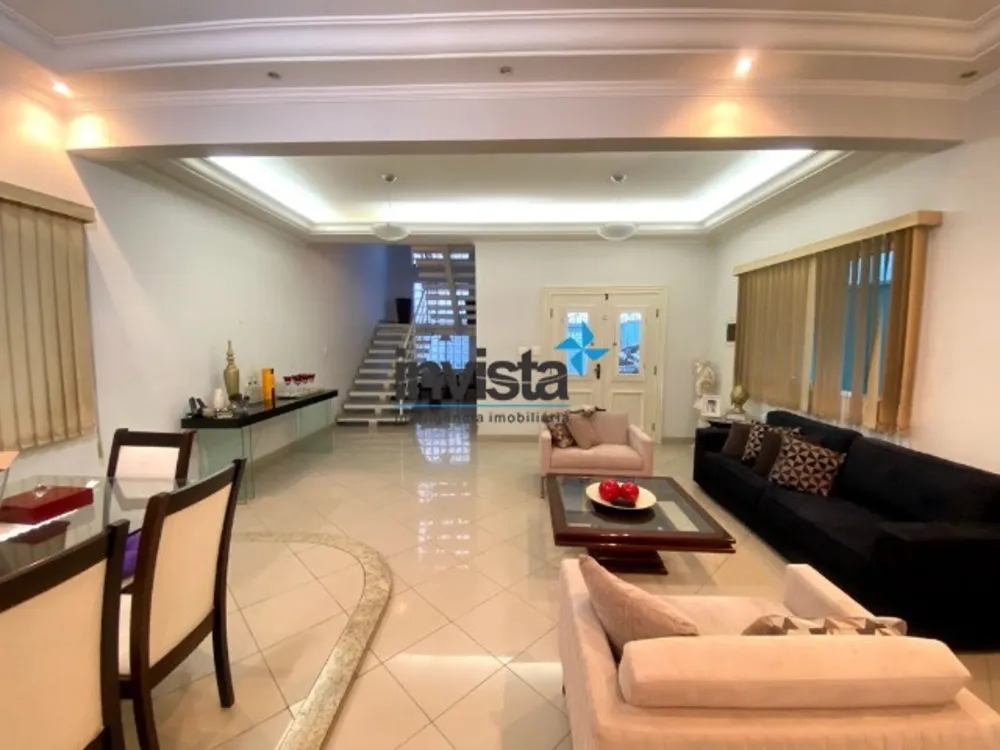 Sobrado, 3 quartos, 247 m² - Foto 1