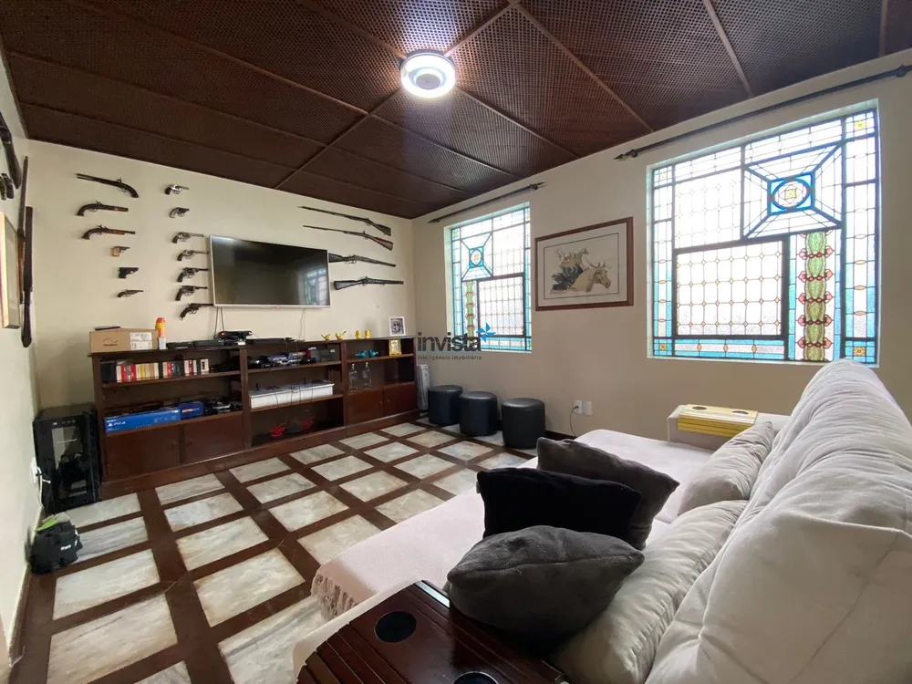Casa, 4 quartos, 240 m² - Foto 1