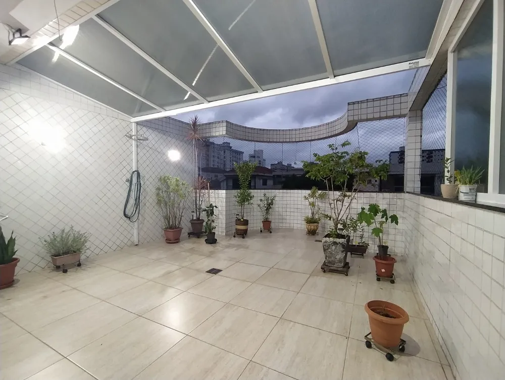 Casa, 6 quartos, 212 m² - Foto 1