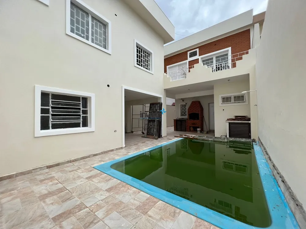 Casa, 3 quartos, 270 m² - Foto 1