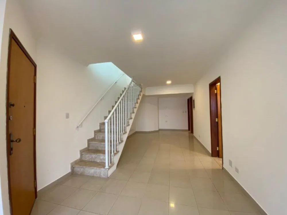 Cobertura, 3 quartos, 242 m² - Foto 3
