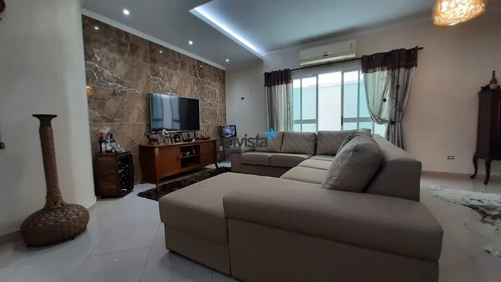 Casa, 4 quartos, 234 m² - Foto 2