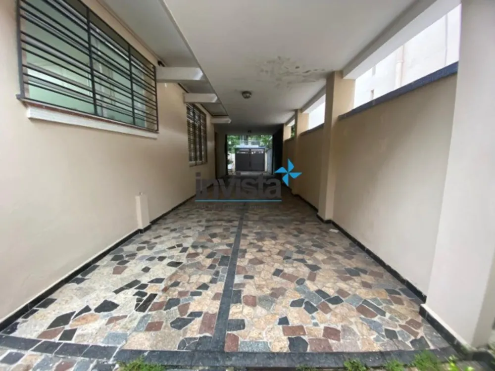 Casa, 4 quartos, 243 m² - Foto 1