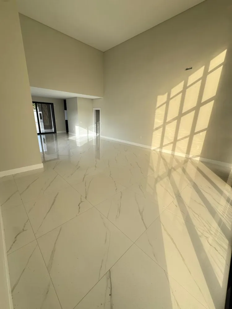 Casa, 4 quartos, 231 m² - Foto 2