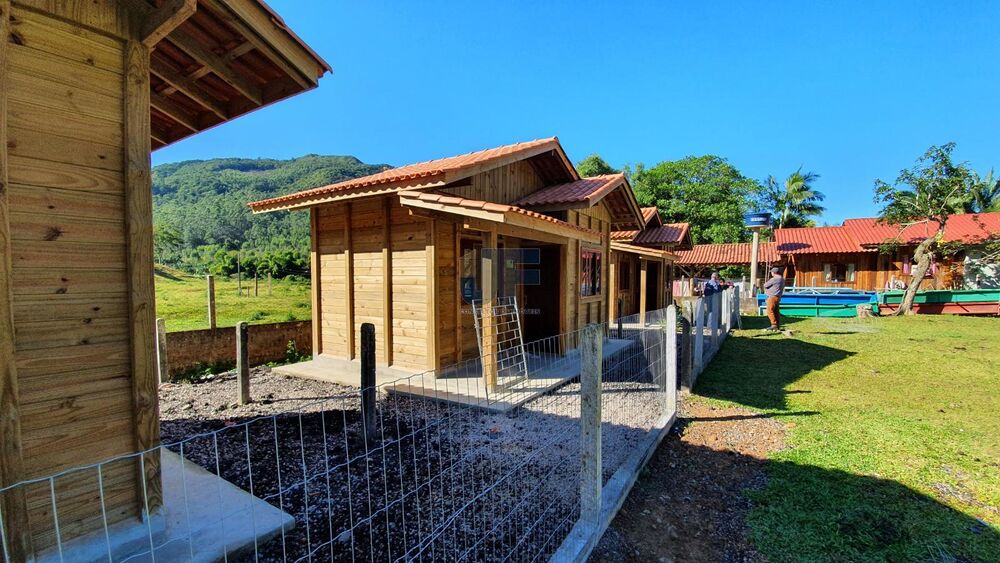 Sítio à venda com 12 quartos, 159000m² - Foto 2