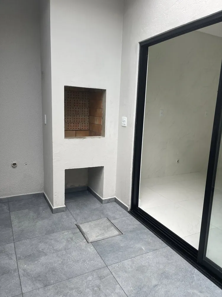 Casa, 2 quartos, 86000 m² - Foto 2