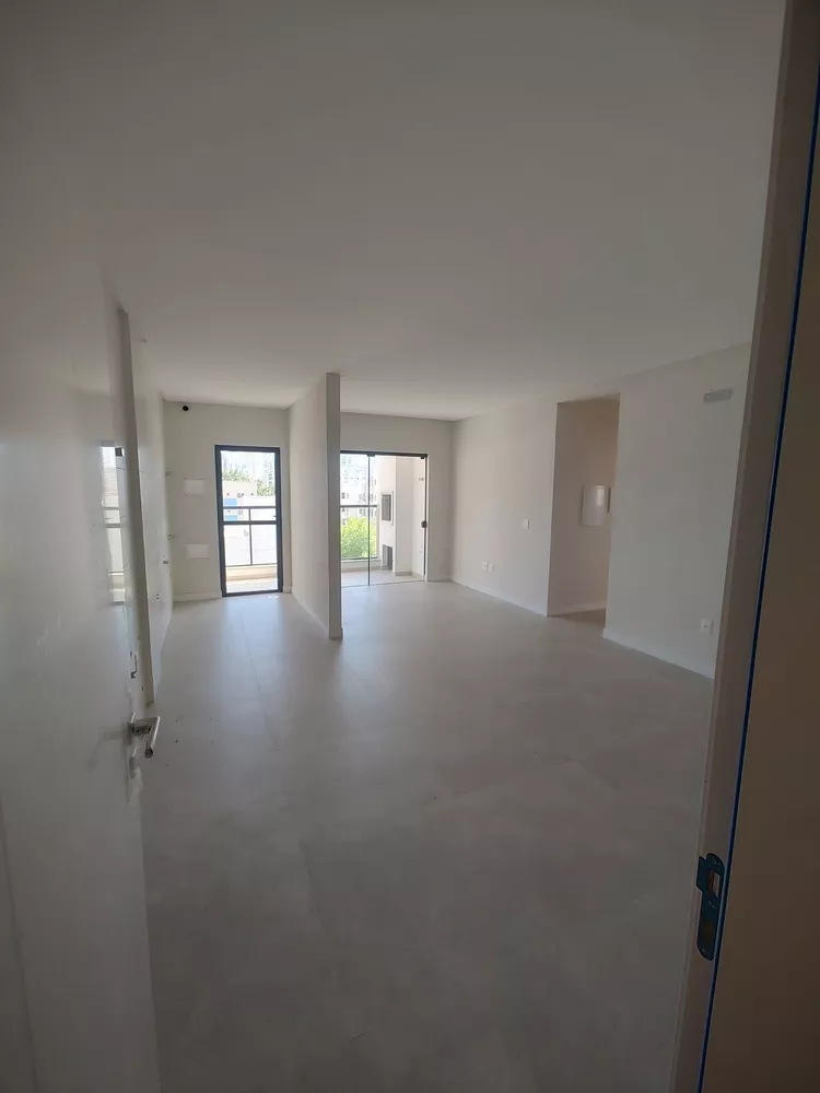 Apartamento à venda com 2 quartos, 64m² - Foto 5