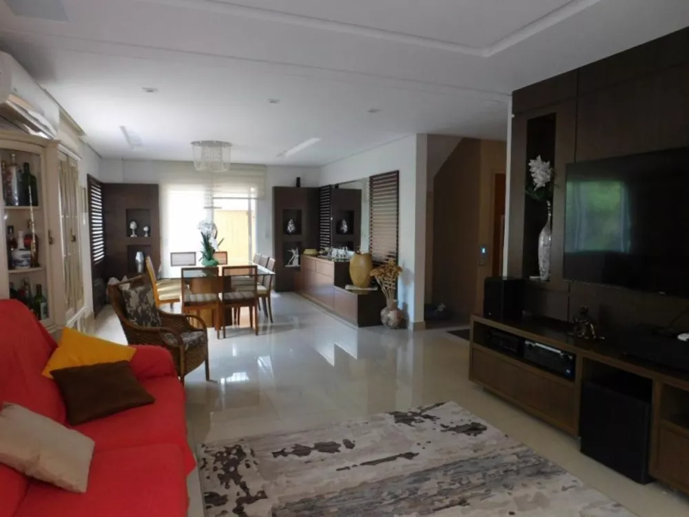 Casa à venda com 3 quartos, 321m² - Foto 1