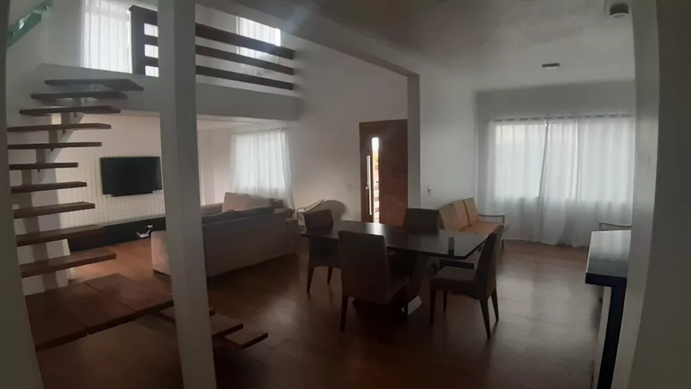 Casa à venda com 3 quartos, 400m² - Foto 2