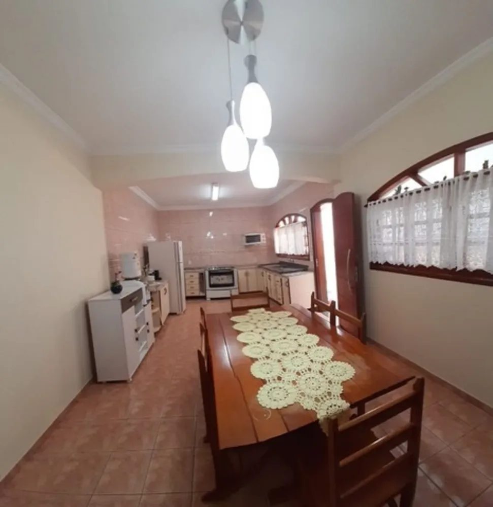 Casa, 3 quartos, 211 m² - Foto 3