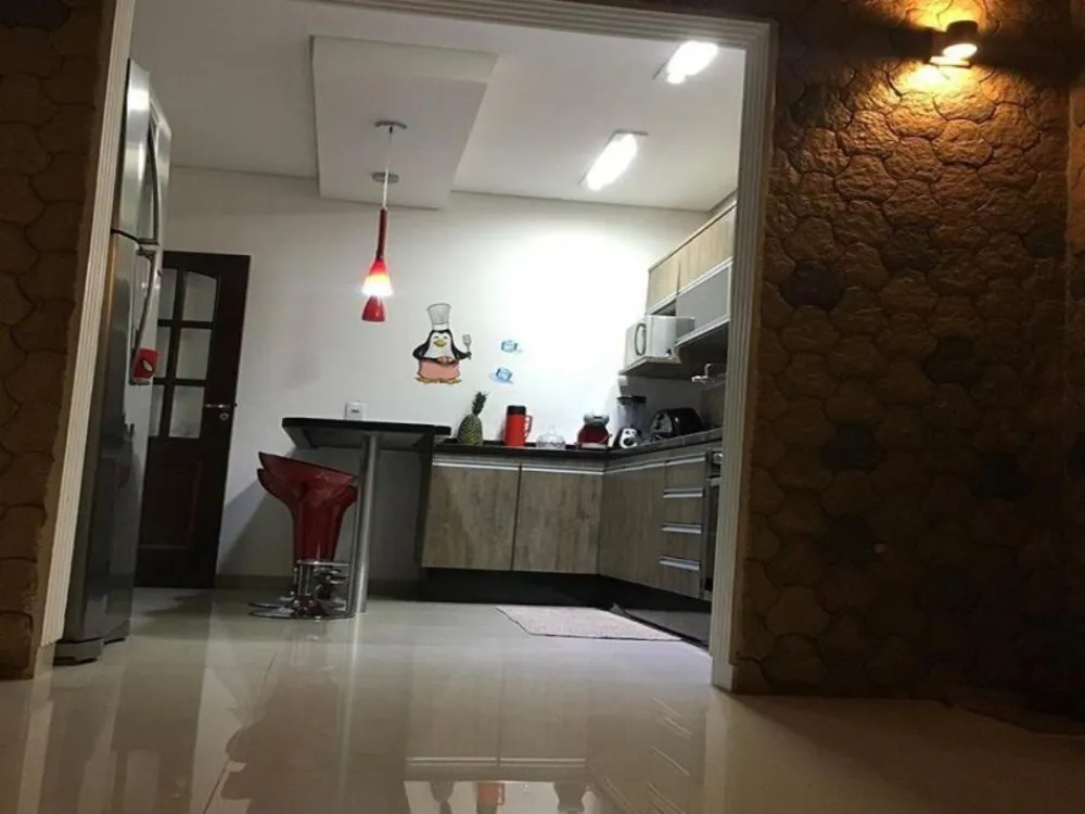 Casa, 3 quartos, 220 m² - Foto 7