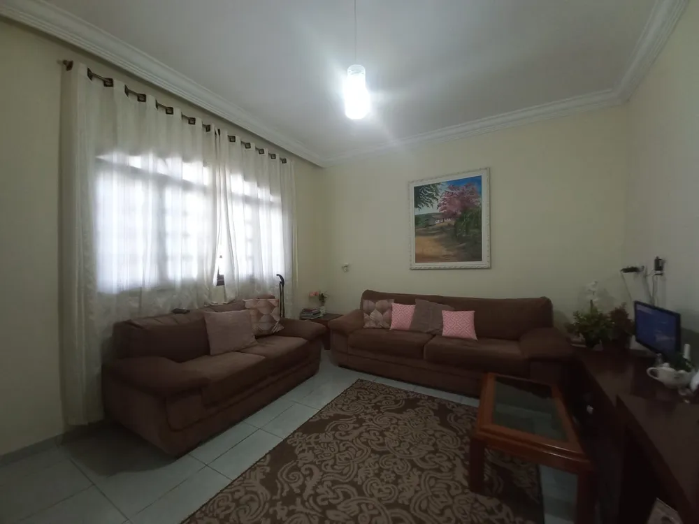 Casa, 3 quartos, 180 m² - Foto 1