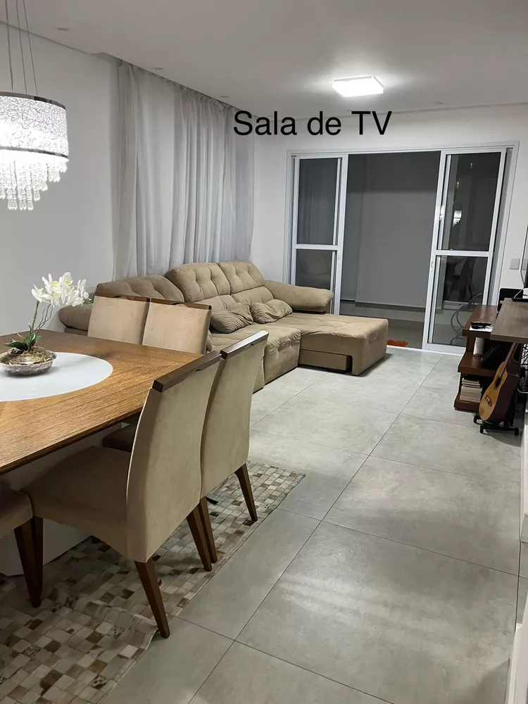 Apartamento à venda com 3 quartos, 130m² - Foto 1