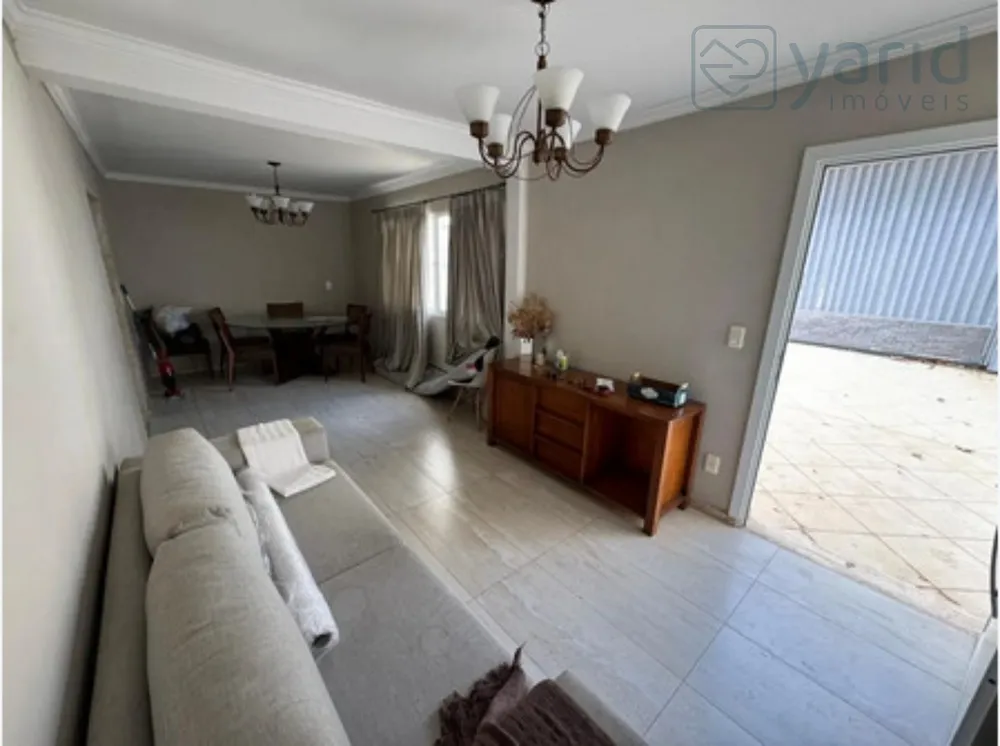 Casa, 4 quartos, 247 m² - Foto 2
